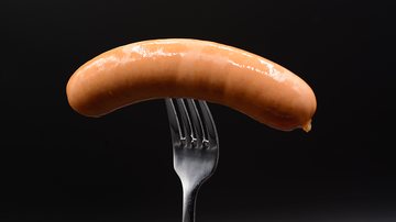 Consumo frequente de embutidos e outras carnes processadas eleva risco de doenças - Adobe Stock