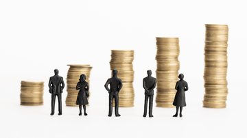 Outra conclusão dos economistas no estudo é de que o Brasil segue uma estrutura tributária regressiva - Envato