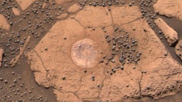 Rocha em Marte tem esferas que se assemelham a mirtilos - NASA/JPL-Caltech/Cornell
