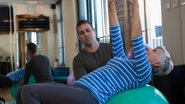 O alongamento ao despertar atua como um “despertador muscular”, promovendo o aquecimento do corpo e facilitando os movimentos ao longo do dia - Foto: Envato Elements