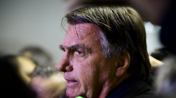 O ex-presidente Jair Bolsonaro irá retirar um "nevo melanocítico do tronco”, uma pinta que costuma ser benigna - Saulo Cruz