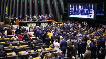 Decisão do Congresso que reajusta verbas para os partidos políticos foi incluída no Projeto de Lei de Diretrizes Orçamentárias - Gustavo Bezerra