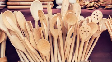A Agência Nacional de Vigilância Sanitária (Anvisa) já proíbe o uso de utensílios de madeira em ambientes comerciais - Foto: Envato Elements