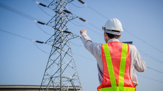 Se confirmada a bandeira amarela para julho, acarretaria um alívio de R$ 2,58 por 100 KWh no bolso do consumidor - Adobe Stock