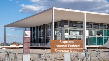 O STF cancela definitivamente a "revisão da vida toda", que buscava incluir no cálculo da aposentadoria salários anteriores a 1994 - Adobe Stock