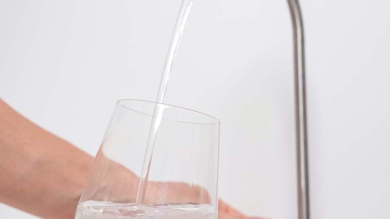 Água da torneira deve ser consumida com cautela - Foto: Envato Elements
