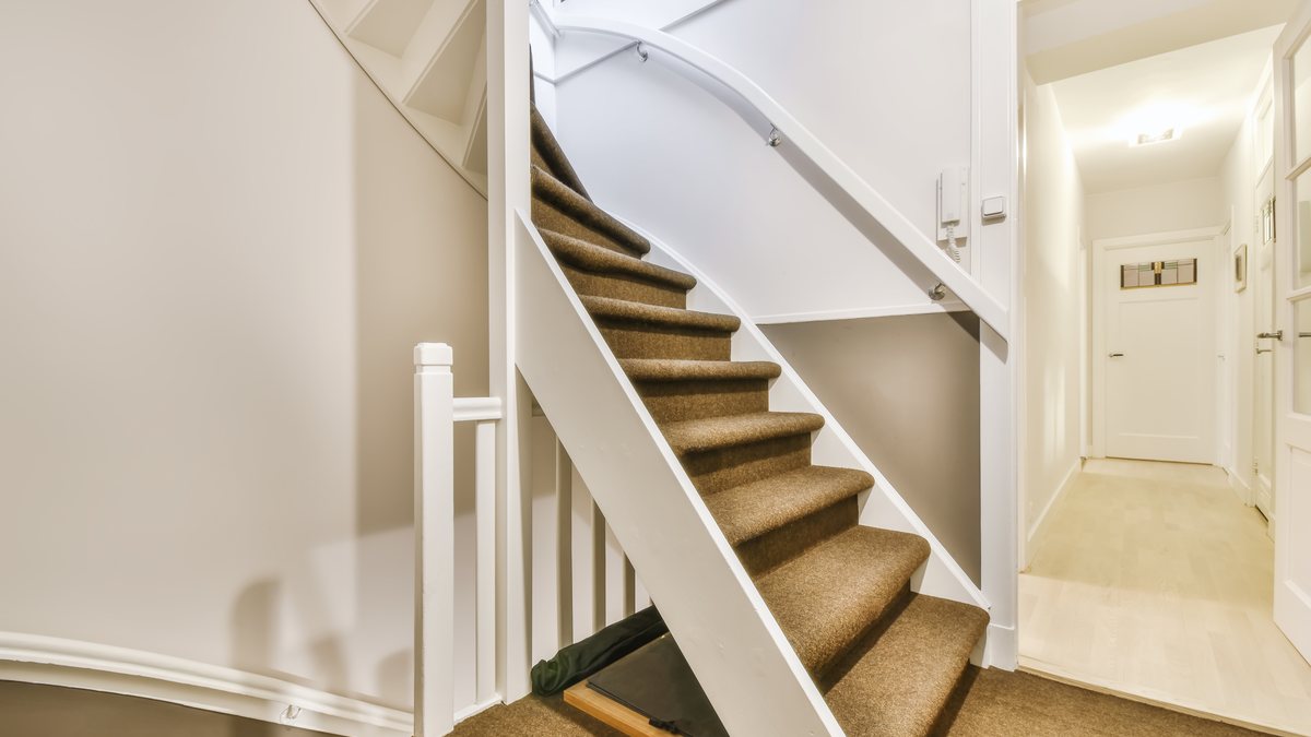 Com pequenos ajustes no dia a dia, é possível tornar a casa um ambiente mais seguro para todos - Foto: Envato Elements