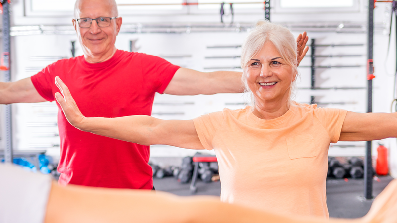 O exercício físico é amplamente recomendado para todas as idades - Foto: Envato Elements/leszekglasner