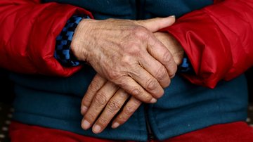 O Parkinson ocupa a segunda posição entre as doenças neurodegenerativas mais comuns em todo o planeta, ficando atrás apenas do Alzheimer - Foto: Envato Elements