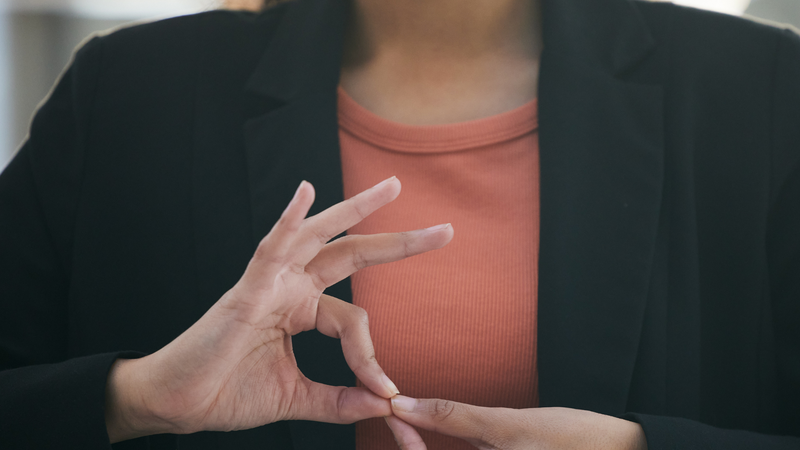 A Libras é mais do que apenas um meio de comunicação - Foto: Envato Elements