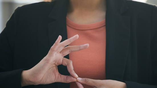 A Libras é mais do que apenas um meio de comunicação - Foto: Envato Elements