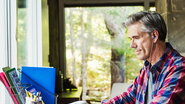 A busca por aprendizado e crescimento pessoal não tem idade - Foto: Envato Elements/Mint_Images