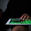 A partir da análise das imagens, os policiais monitoraram o comportamento dos funcionários da empresa de software - Envato
