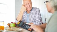 O endividamento das famílias brasileiras com o sistema financeiro caiu no mês de fevereiro - Envato