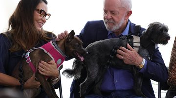 A primeira-dama Janja e o presidente Lula lançam programa para registro de pets - Fabio Rodrigues-Pozzebom Agência Brasil