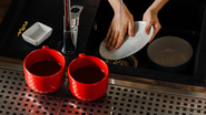 As cozinhas brasileiras estão menores e precisam de utensílios que se adaptem - Foto: Envato Elements/vadymvdrobot