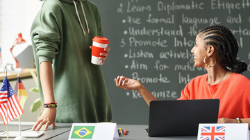 Aprender um novo idioma não precisa ser uma tarefa desafiadora. - Foto: Envato Elements/Media_photos