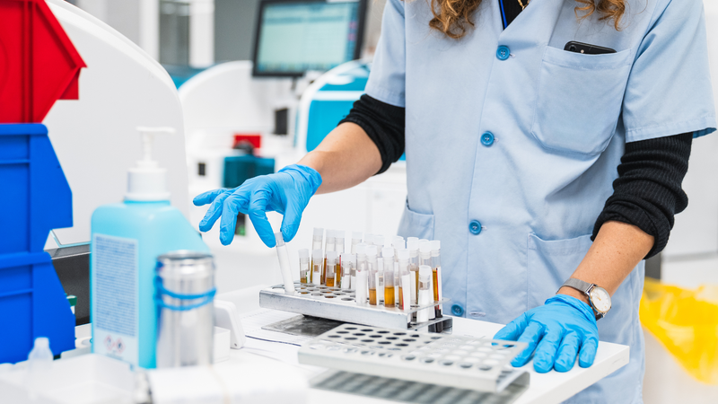 Exame de sangue é um dos mais pedidos pelos médicos, por ser simples, rápido e sem necessidade de preparo - Foto:  Envato Elements/luismanuelm