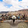 A cidade de La Paz (Bolivia), encanta por sua altitude e cultura vibrante - Foto: Envato Elements/BGStock72