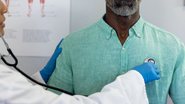 Os motivos citados para evitar consulta foram lotação, demora, burocracia, automedicação e crença de que o problema não era grave - Envato