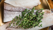O peixe se tornou uma alternativa comum durante a Semana Santa por não ser considerado "carne" - Foto: Envato Elements/composter-box