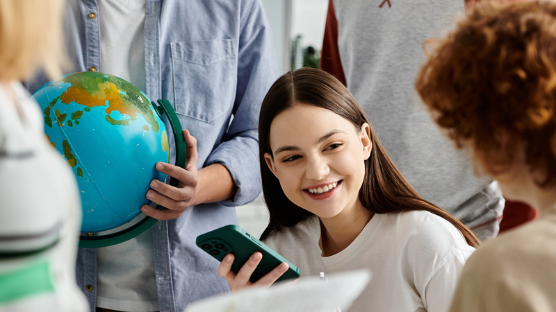 Assistir série não é só entretenimento: é educação também - Foto: Envato Elements