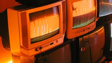 As séries nos anos 90 definiram o formato da televisão atualmente. - Foto: Envato Elements