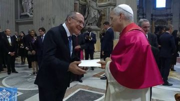 Alckmin entrega convite ao Papa Leão XIV - Vatican Media