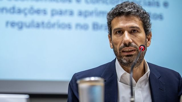 O secretário de Reformas Econômica Marcos Pinto diz que "não adianta" ter alíquota mais alta para IR de super ricos, já que eles não são assalariados - Diogo Zacarias/MF