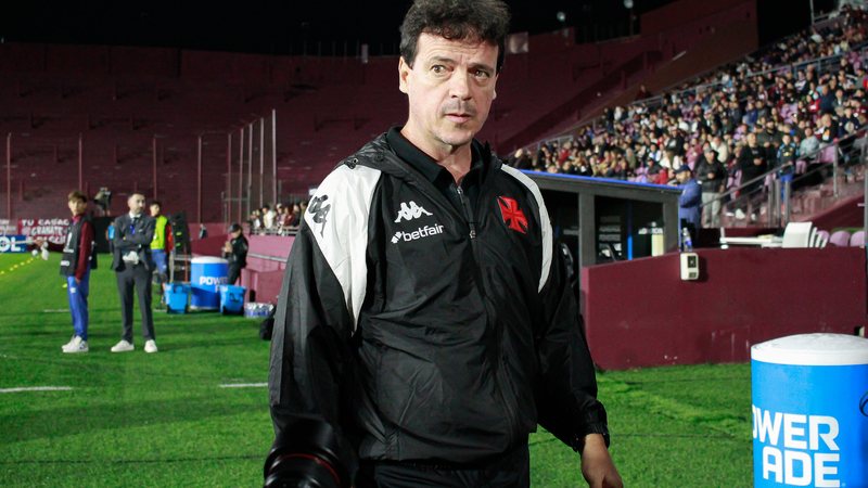 Os cariocas vivem situação complicada na tabela e abrem a zona de rebaixamento em 17° lugar - Matheus Lima/Vasco