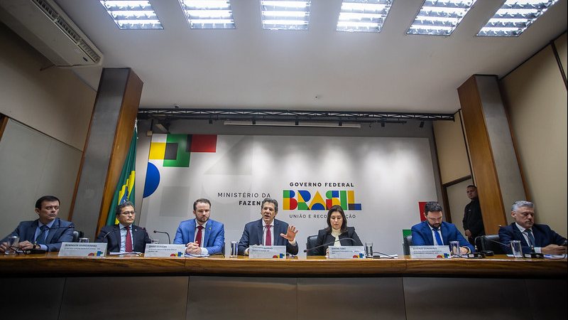 Governo anunciou medidas em coletiva com a imprensa nesta quinta-feira - Diogo Zacarias/MF