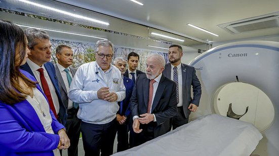 O ministro Alexandre Padilha e o presidente Lula no lançamento do programa Agora tem Especialistas - Ricardo Stuckert / PR