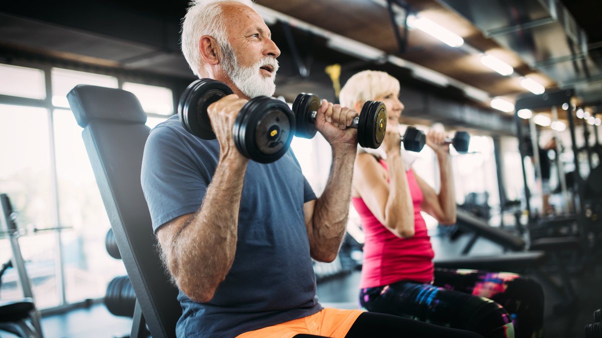 Na musculação, a contração muscular dura de alguns segundos a poucos minutos - Adobe Stock