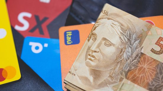 Endividamento das famílias brasileiras teve leve alta em março, segundo dados do BC - Adobe Stock