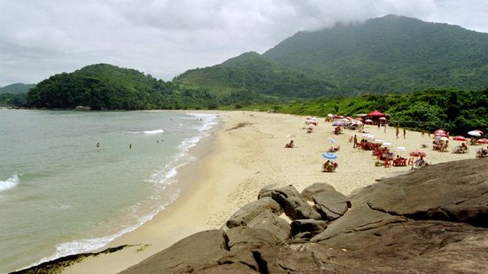 No litoral norte, uma praia em Ubatuba aparece duas vezes na lista da Cetesb com bandeira vermelha, em razão de sua extensão - Estadão Conteúdo