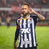 Neymar provoca torcida do CRB, após eliminação nos pênaltis, no estádio Rei Pelé - Itawi Albuquerque/AGIF/Estadão Conteúdo