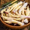 A carne de frango, especialmente a com pele e cartilagens, contém bastante colágeno - Foto: Envato Elements/composter-box