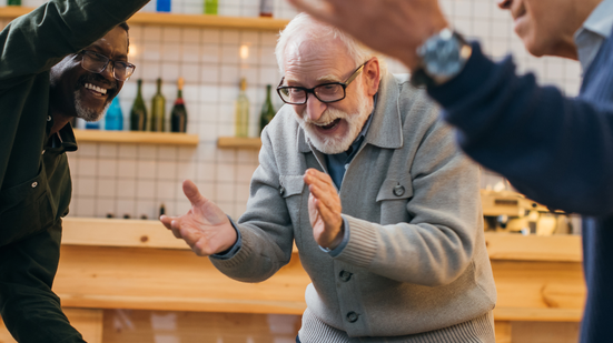 Com o avanço da idade, é natural ocorrerem mudanças cognitivas. - Foto: Envato Elements
