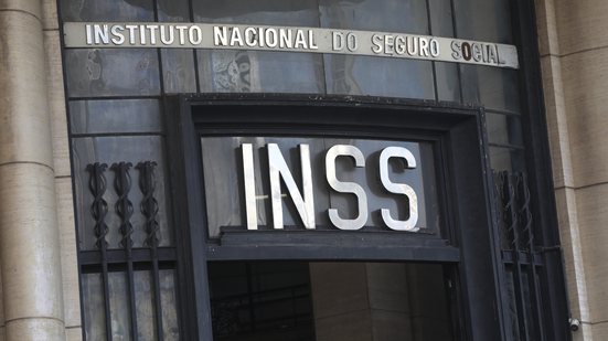 Mesmo após reformas, o sistema previdenciário brasileiro ainda enfrenta descrédito, déficits crescentes e desafios estruturais - Renato S. Cerqueira/Ato Press/Estadão Conteúdo