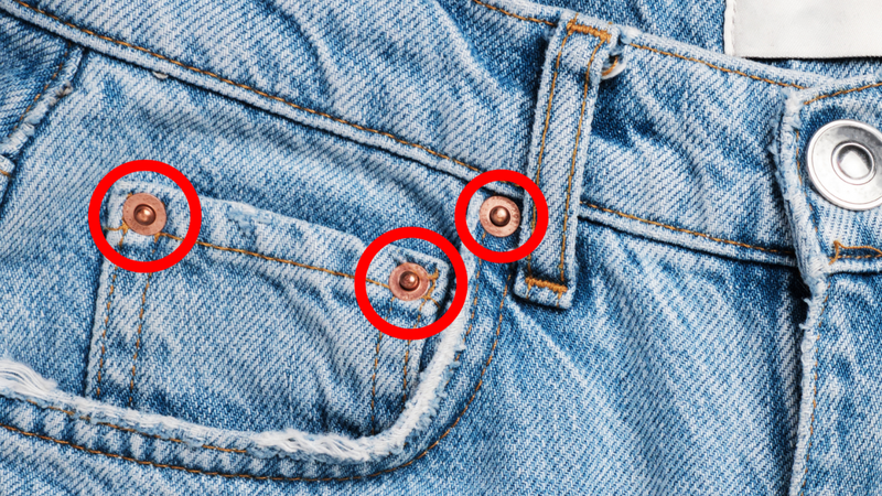 Entenda para que servem esse pequenos botões espalhados pelo bolso - Foto: Envato Elements