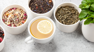 Chás medicinais podem ser aliados valiosos para melhorar a qualidade do sono - Foto: Envato Elements