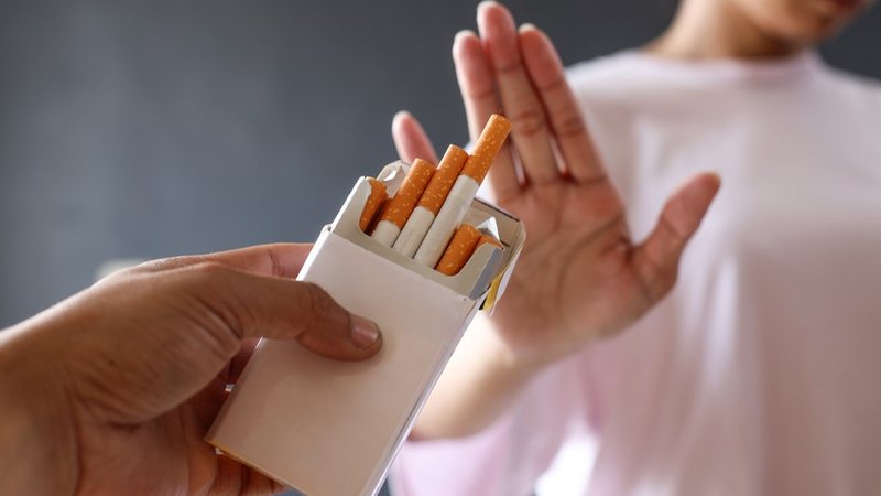 A pesquisa considera a associação entre tabagismo e enfarte, AVC, DPOC e câncer de pulmão - Envato