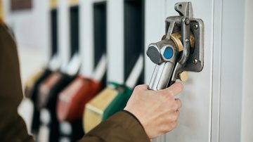 Compensação virá através da maior arrecadação do petróleo, que segue o preço do mercado internacional - Envato