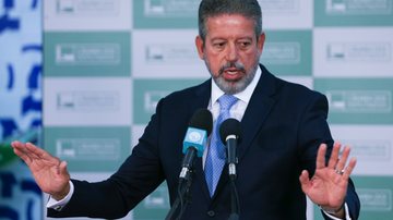 Relator do projeto de lei sobre isenção do Imposto de Renda, Arthur Lira (PP-AL), faz alterações no texto - Lula Marques/ Agência Brasil