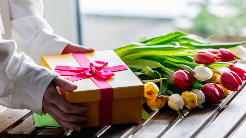 As tulipas, com seu formato delicado e cores suaves, transmitem elegância e amor acolhedor - Foto: Envato Elements