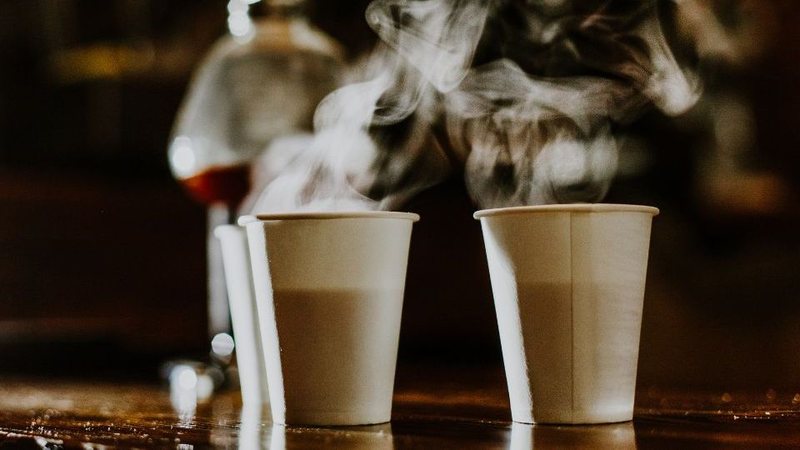 Pequenas atitudes no dia a dia ajudam a manter o bem-estar e a segurança dos mais velhos - Foto: Envato Elements