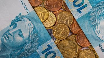 Entenda como o IOF impacta o seu bolso e saiba como se planejar - Foto: Envato Elements