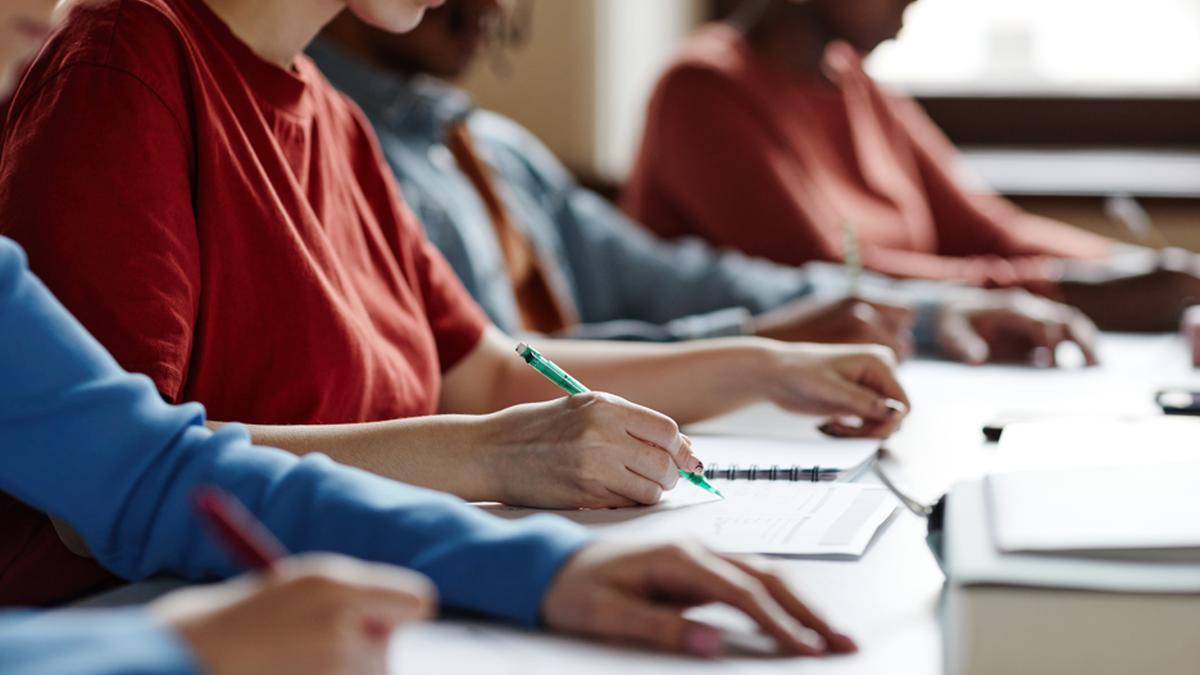 As inscrições do Enem 2025 vão até 6 de junho no site no Instituto Nacional de Estudos e Pesquisas Educacionais Anísio Teixeira (Inep) - Envato