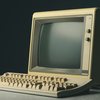 Empresas como Apple e IBM começaram a desenvolver computadores para uso doméstico - Foto: Envato Elements/stokkete