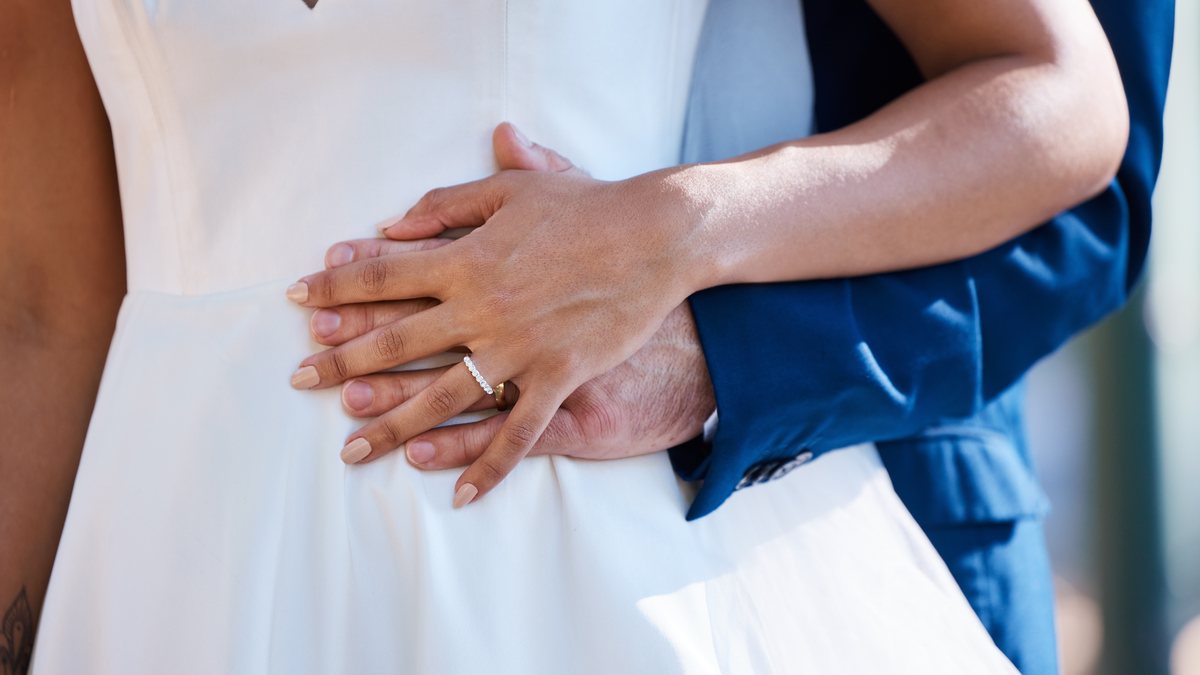 Os matrimônios nessa faixa etária aumentaram quase 308% em vinte anos, passando de 17,6 mil para 71,8 mil - Envato Elements